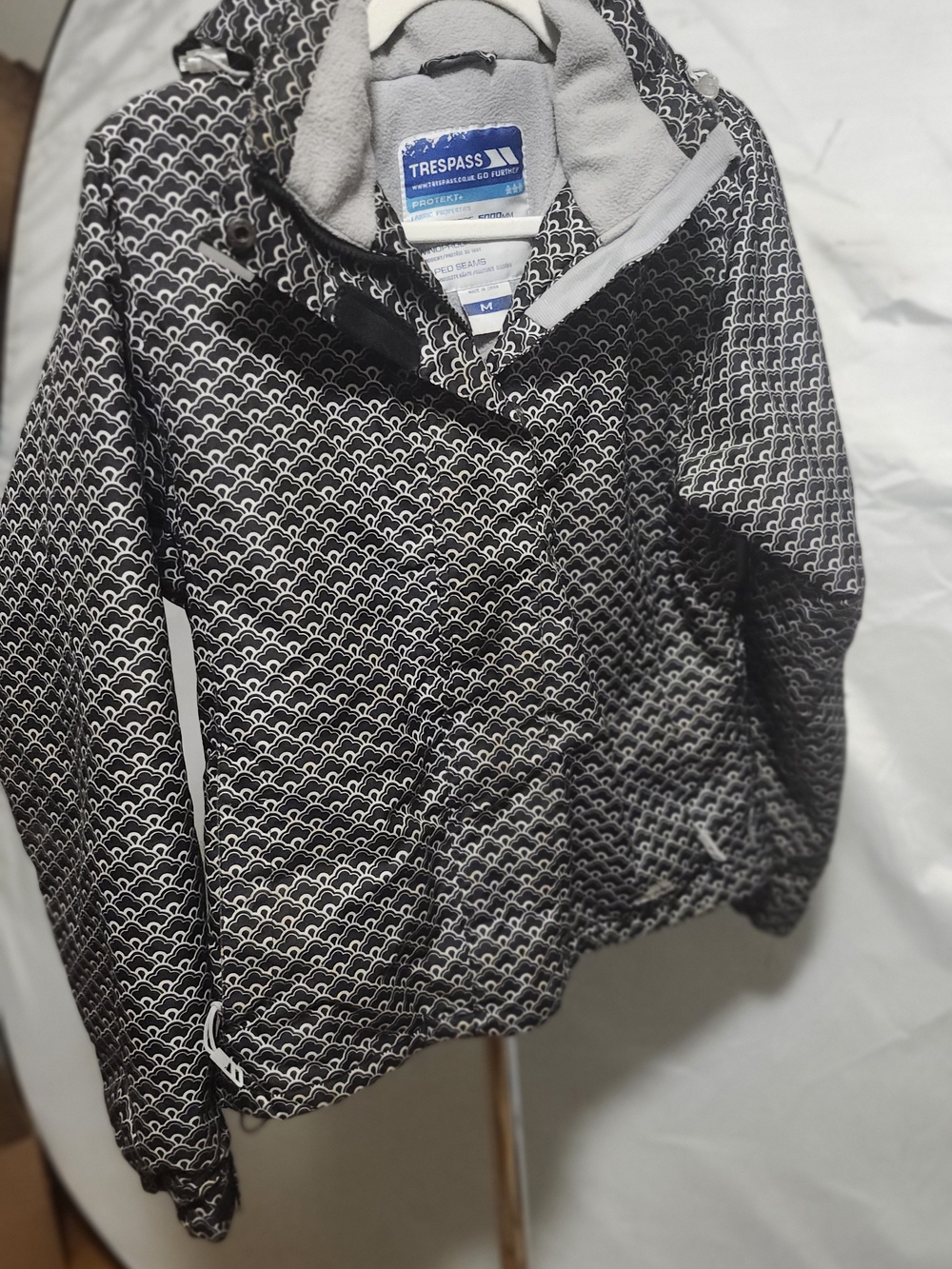 Trespass Women’s Black Patterned Waterproof Jacket Size M
